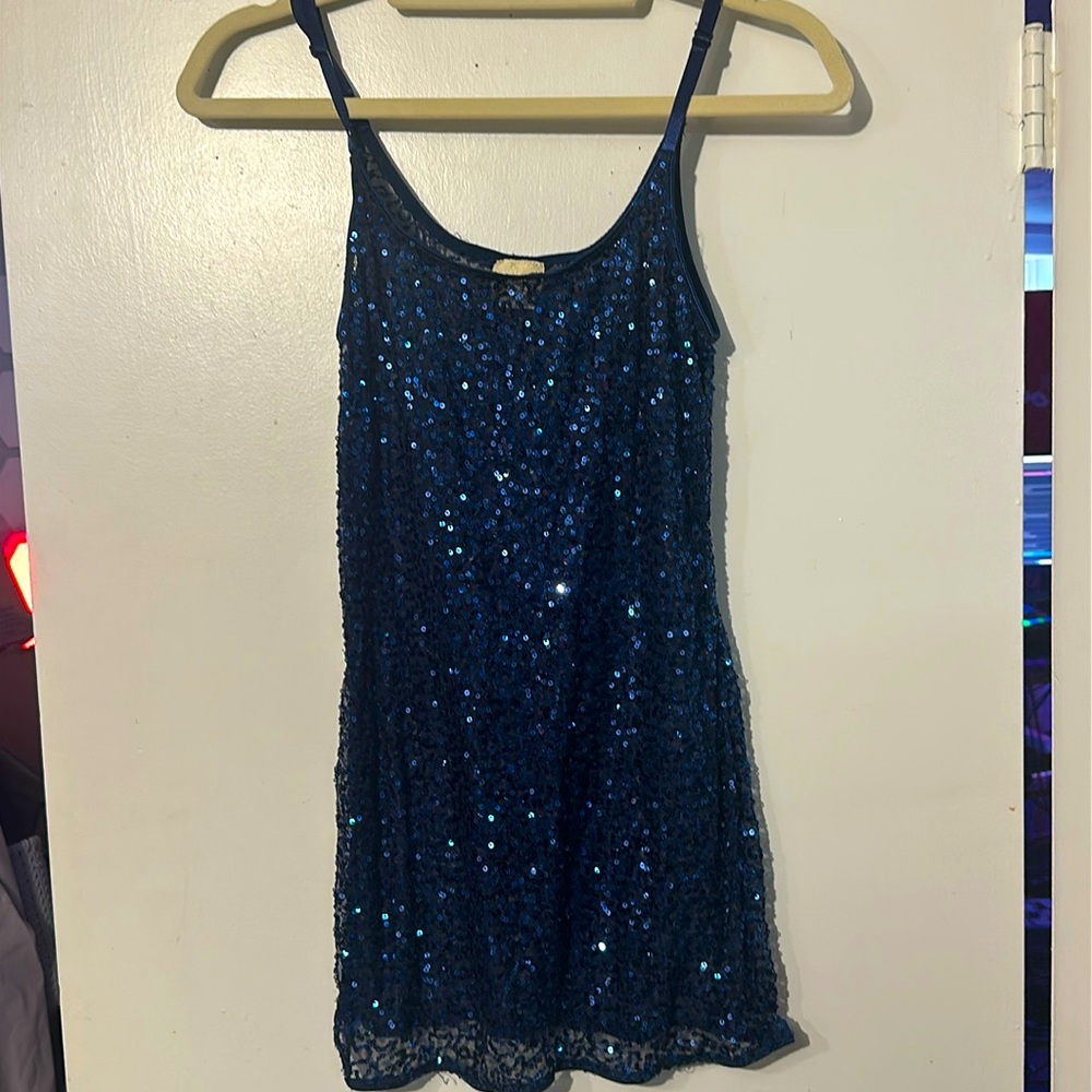 Woman’s Sequins spaghetti strap blue dress from Daytrip. Size L.